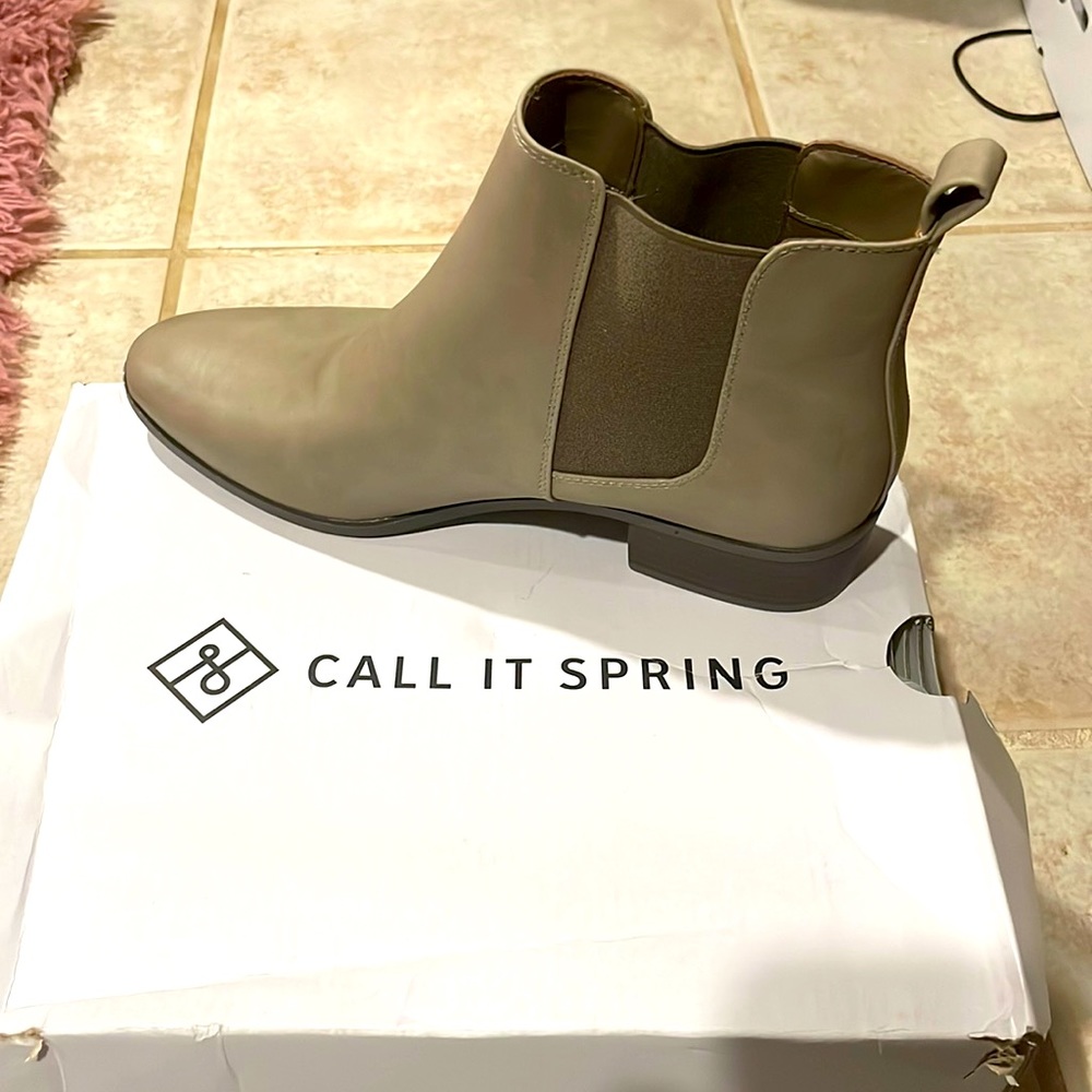 Brand new women’s cassidee booties